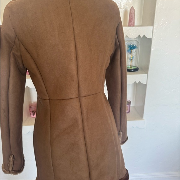 Faux fur lined winter's coat - Picture 5 of 7